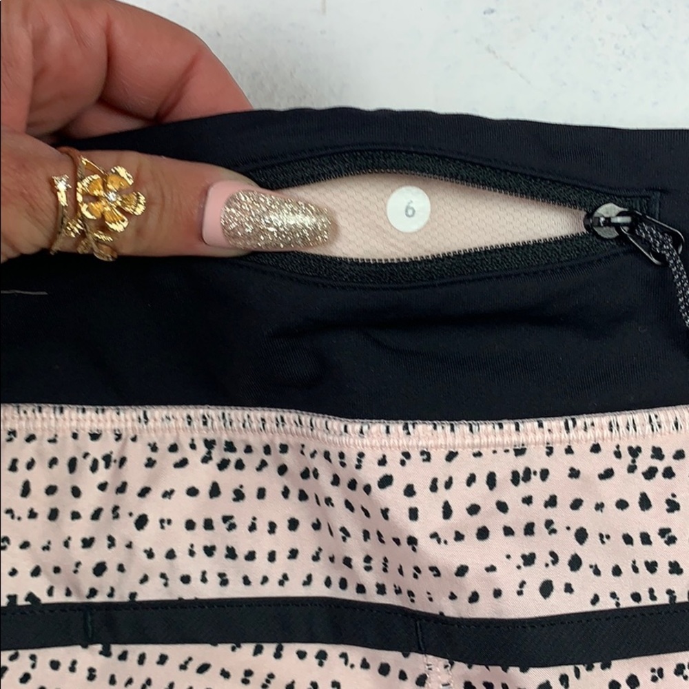 🍋Lululemon Speed Short! - Picture 6 of 8